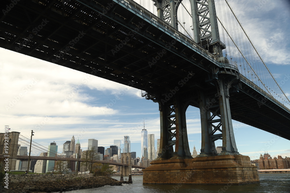 Fototapeta premium Under the bridge