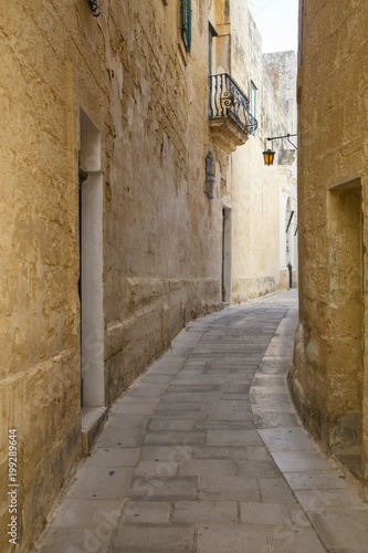 Fototapeta Naklejka Na Ścianę i Meble -  Mediterranean style street in Malta