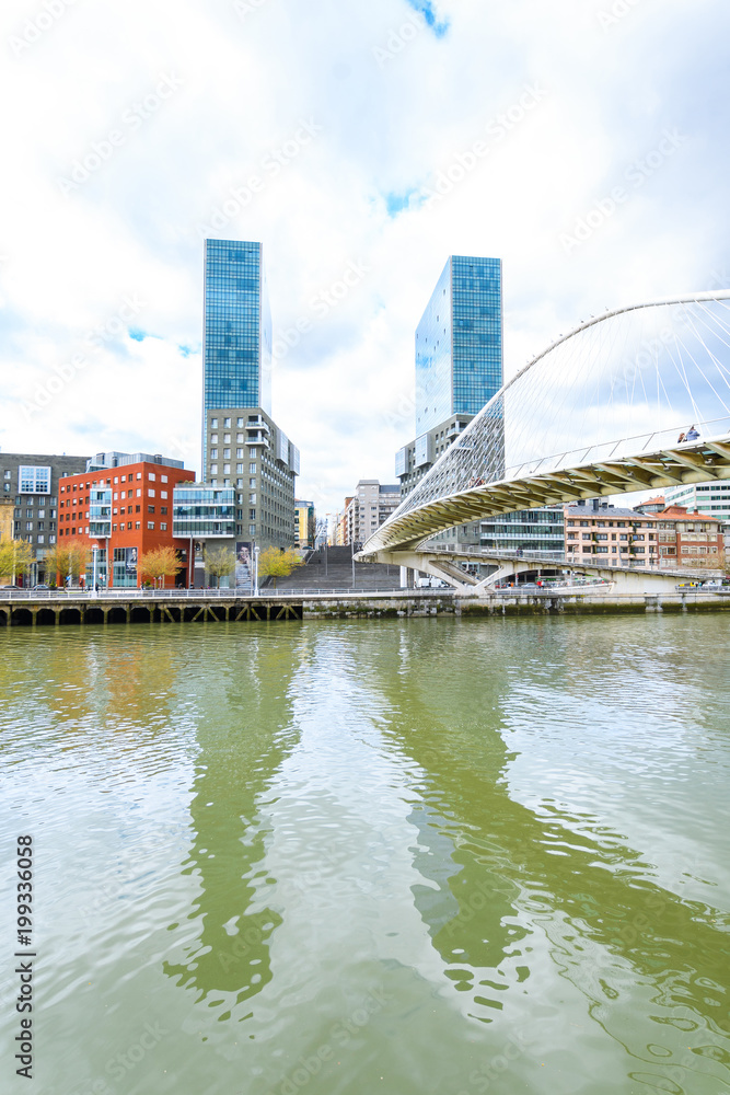Naklejka premium modern skyline at bilbao riverbank, spain