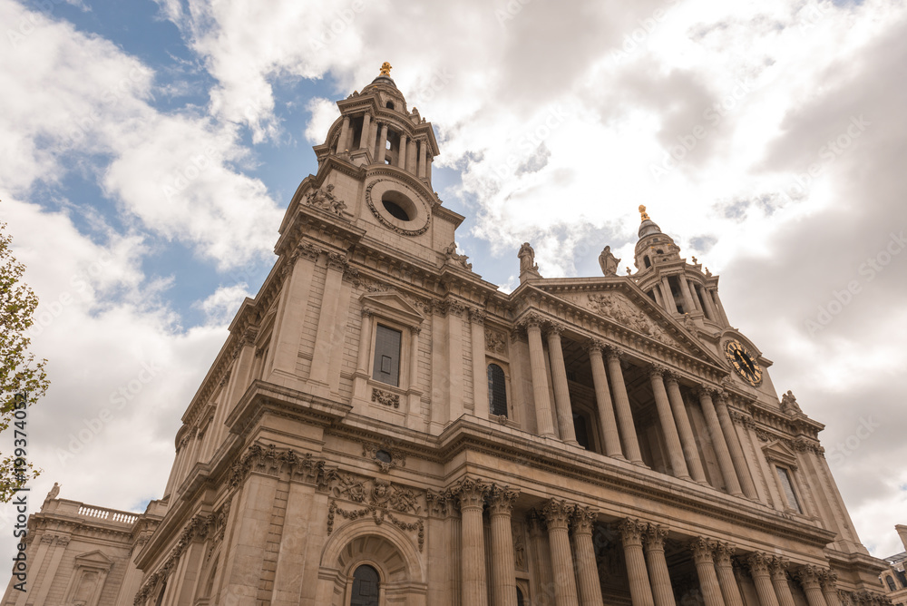 Front facade of St Paul's Cathedral