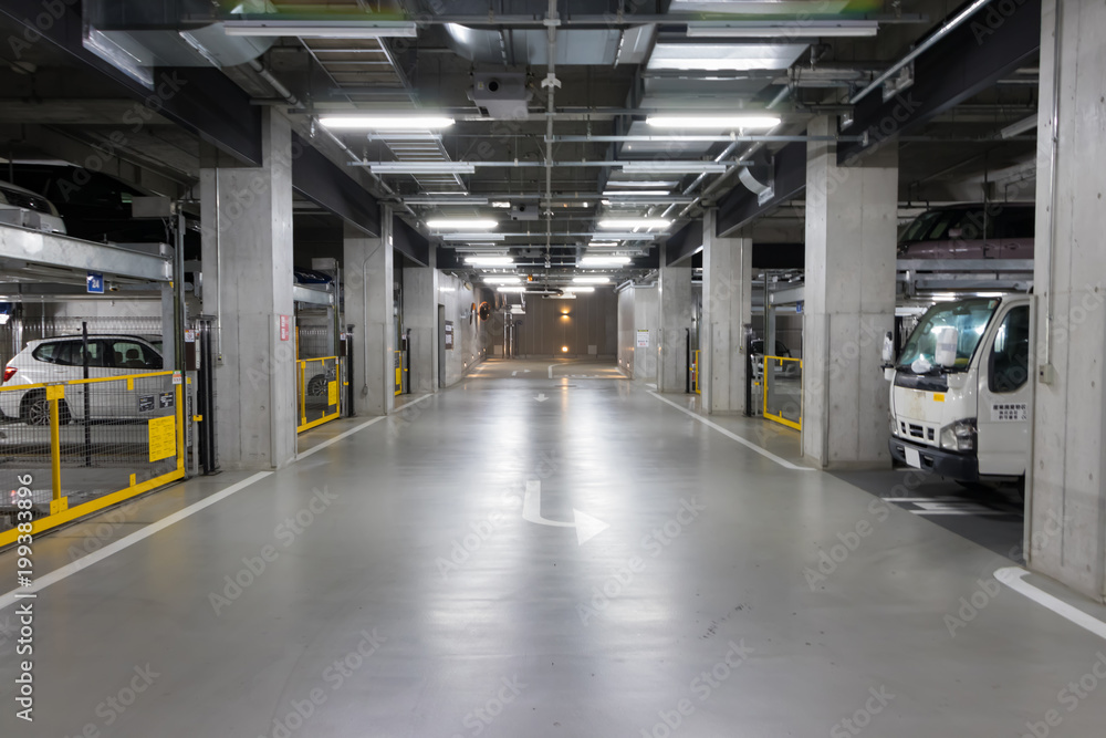 地下駐車場 地下駐車場