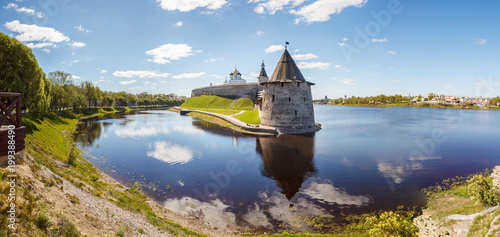 Fototapeta Naklejka Na Ścianę i Meble -  The Pskov Kremlin, the confluence of the Pskov River into the Velikaya River