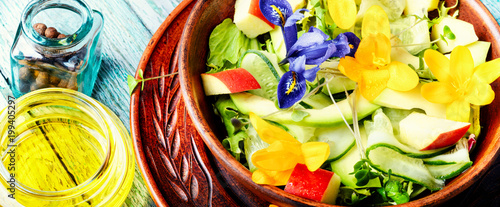 Edible flowers salad