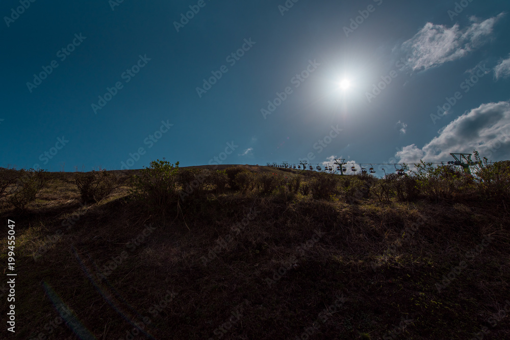 ・山・リフト・太陽 ・山・リフト・太陽