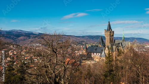 Obraz na płótnie Schloss Wernigerode mit Brockenblick w salonie
