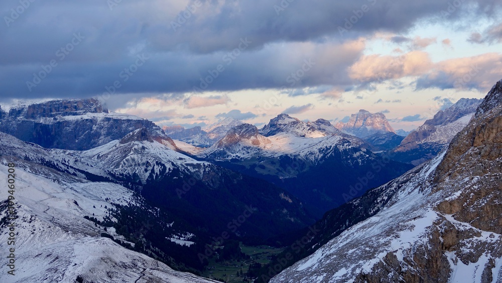 Dolomiten im Sonnenuntergang, Hochgebirge mit Weitsicht