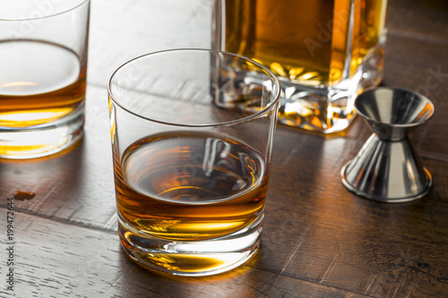 Картината върху платно Delicious Bourbon Whiskey Neat