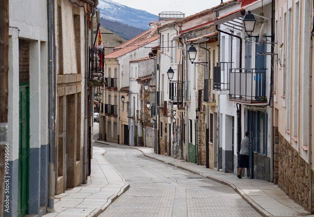 calle de un pueblo tipico castellano