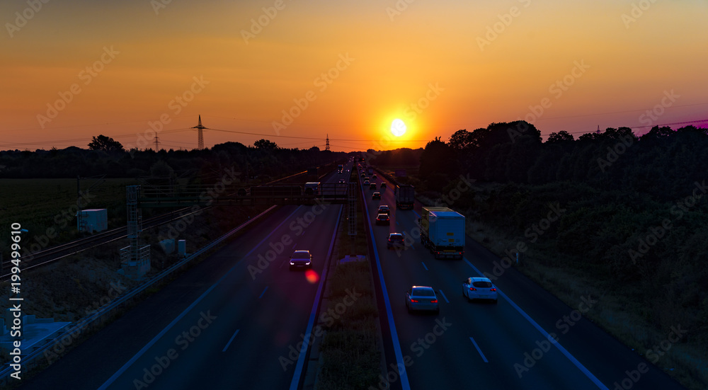 Fototapeta premium Sonnenuntergang Straße