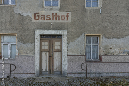 Fototapeta Naklejka Na Ścianę i Meble -  verlassener Gasthof