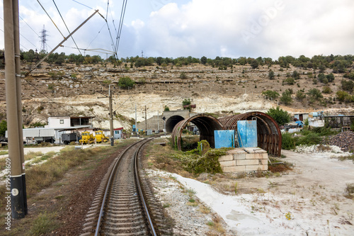 Fototapeta Stary kolejowy tunel w Crimea