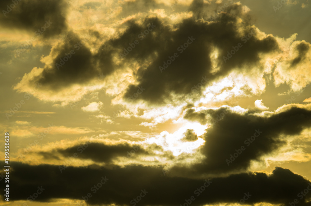 Fototapeta premium Chmury tło.Chmury przed zachodem słońca.Niebo przed zachodem słońca.
