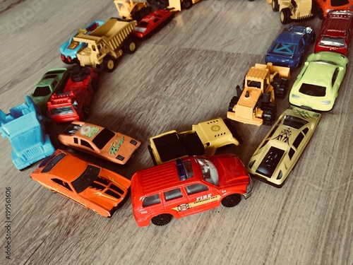 Toy cars round