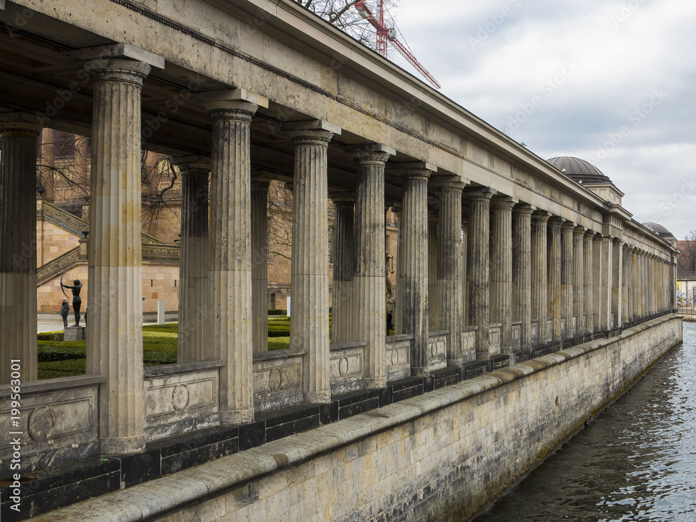 Columnas en la isla de los museos de Berlín