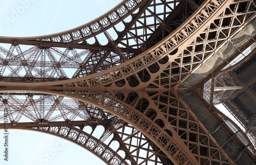 Détail de la structure de la tour Eiffel