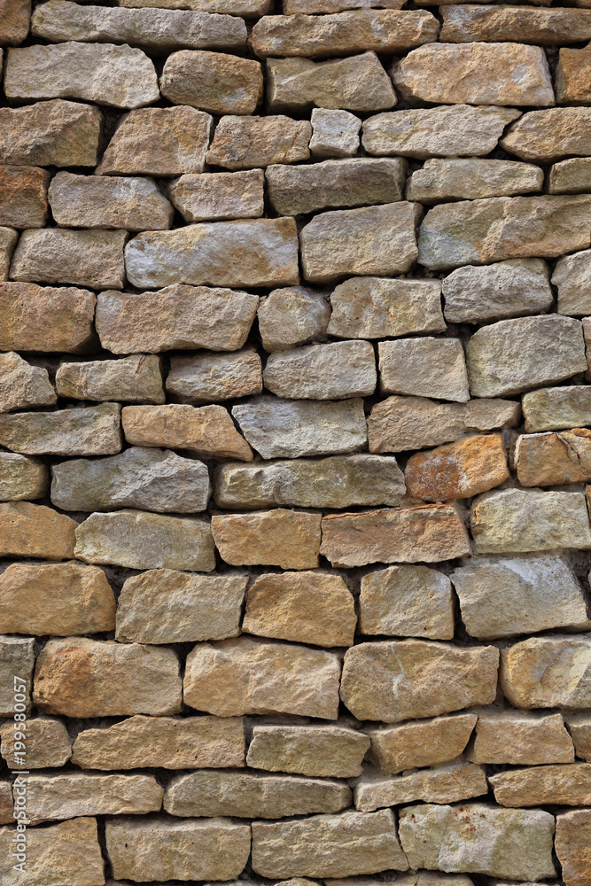 Natursteinmauer aus Sandsteinen im Verbund