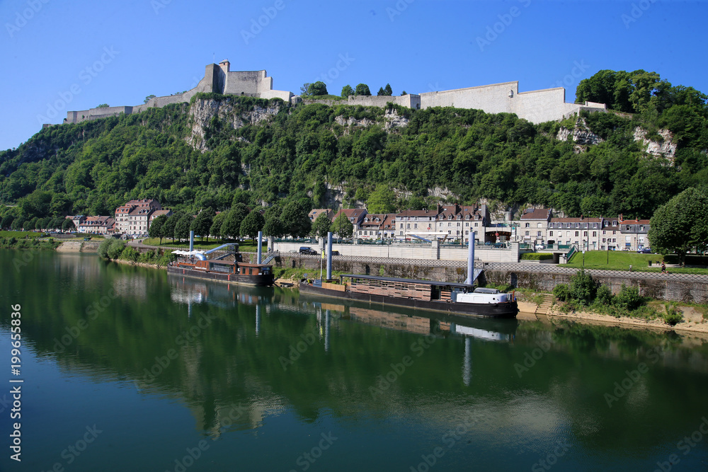 Fototapeta premium La citadelle de Besançon et le Doubs