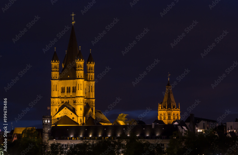 The Great Saint Martin Church at night