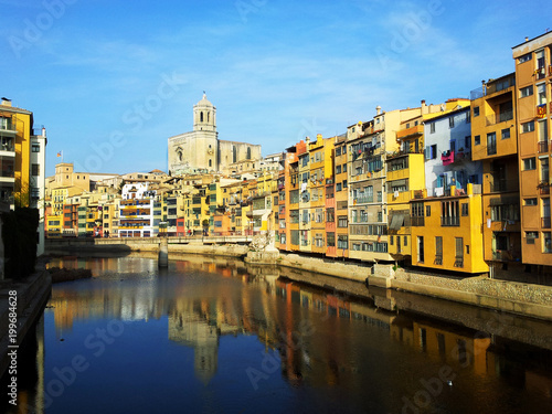 Casas de colores en Girona