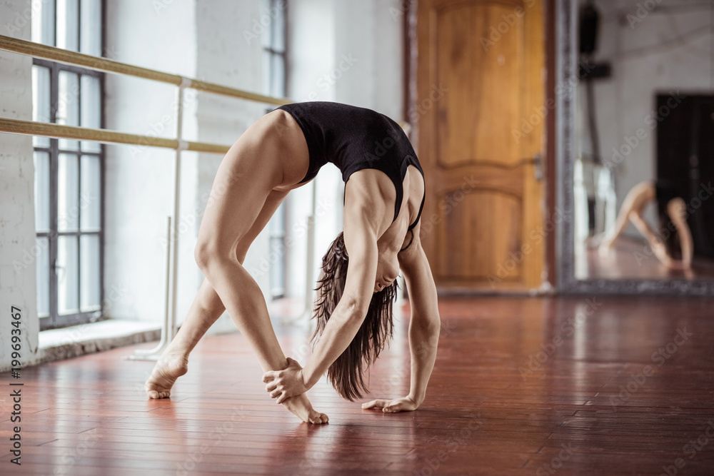 Fototapeta premium Sport girl on training