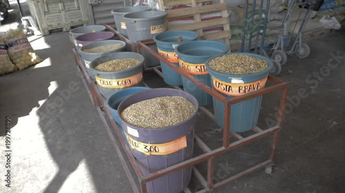market seeds slowmotion