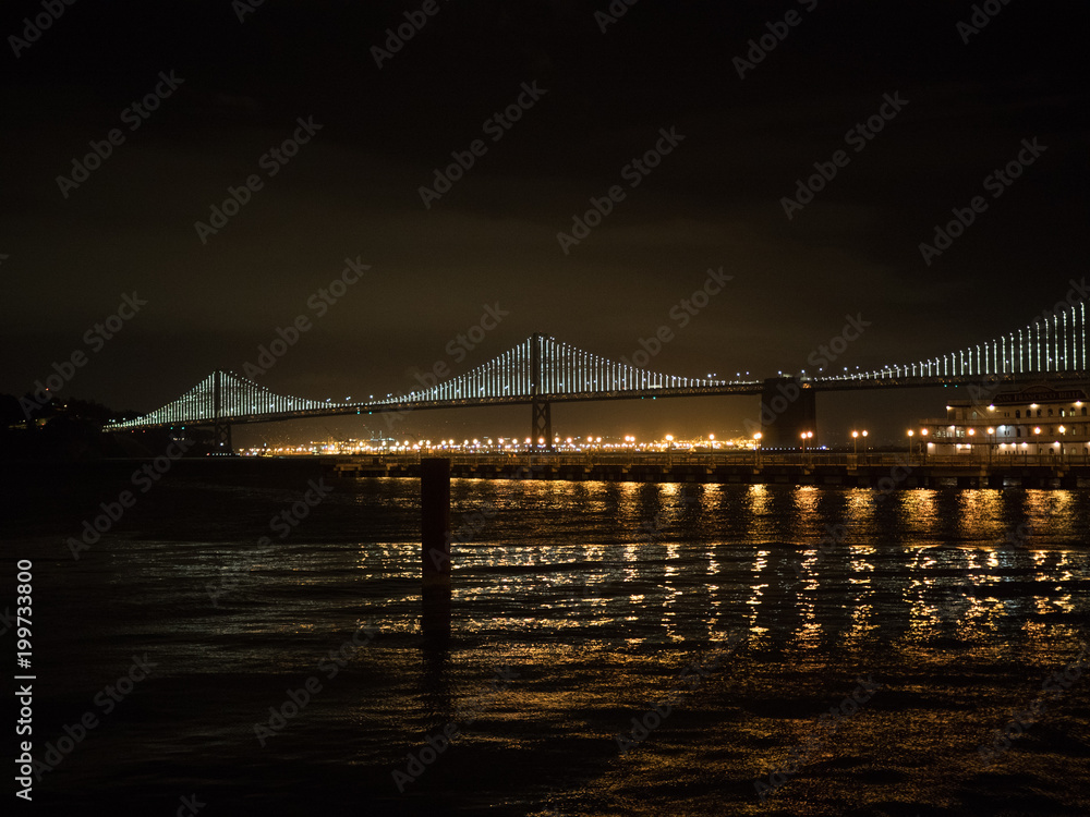 Obraz premium San Francisco Bay Bridge at Night