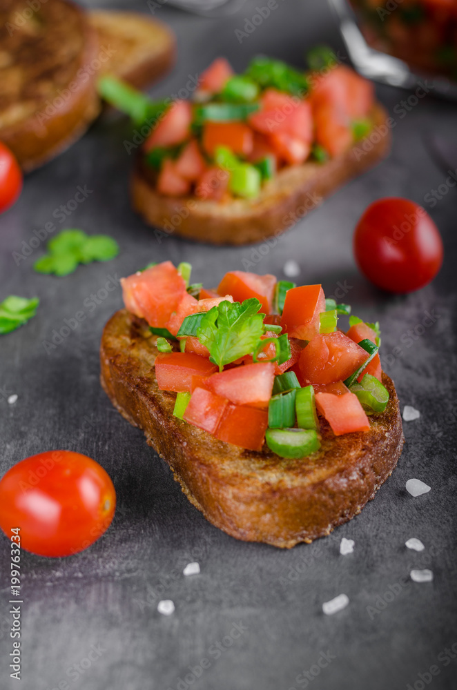 French garlic toast with vegetable salad