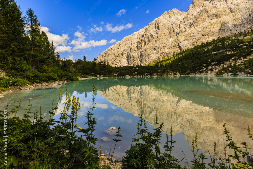 Lago di Sorapiss with amazing  turquoise color of water. The mountain lake in Dolomite Alps. Italy