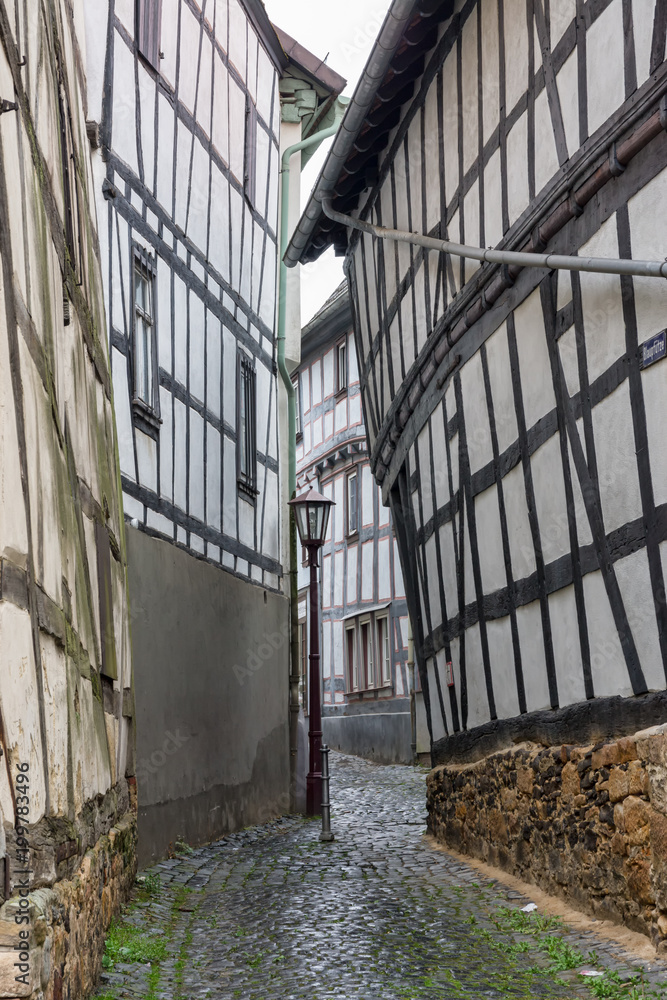 Schiefes Fachwerkhaus an der Blaupfütze in Alsfeld, Hessen Schiefes Fachwerkhaus an der Blaupfütze in Alsfeld, Hessen