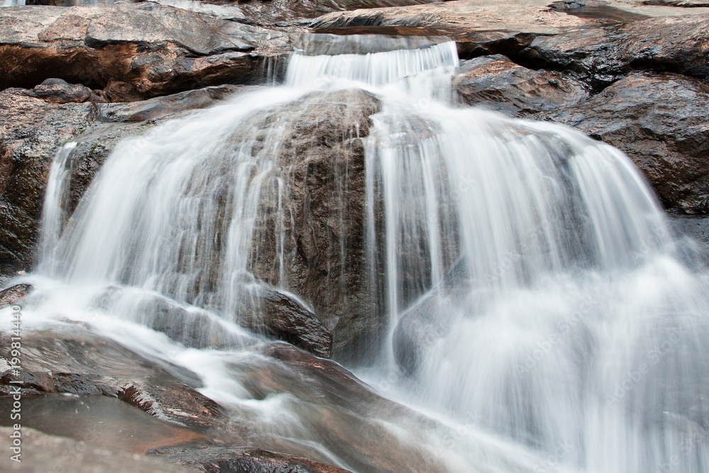 Obraz premium Athukadu waterfall