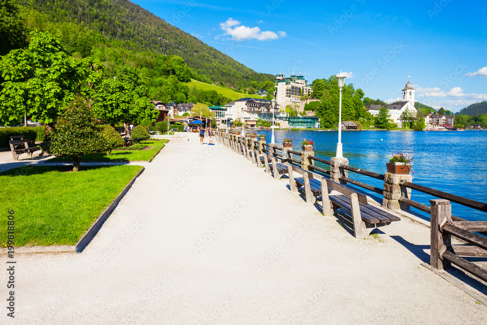 Fototapeta premium Wolfgangsee lake in Austria