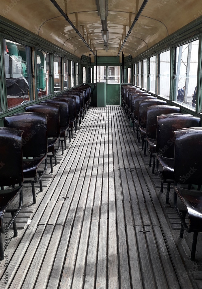 Interior de un tren antiguo Stock Photo | Adobe Stock