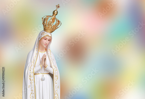 фотографія Statue virgin Mary Fatima of the Catholic Church on blur colorful background