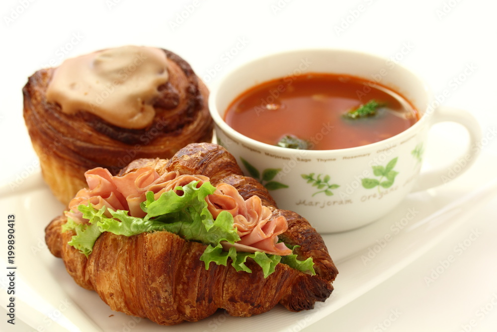 サンドイッチとスープ