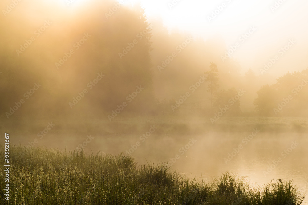 Fototapeta premium Herbst am See in den Bergen - Geroldsee in den Alpen von Deutschland
