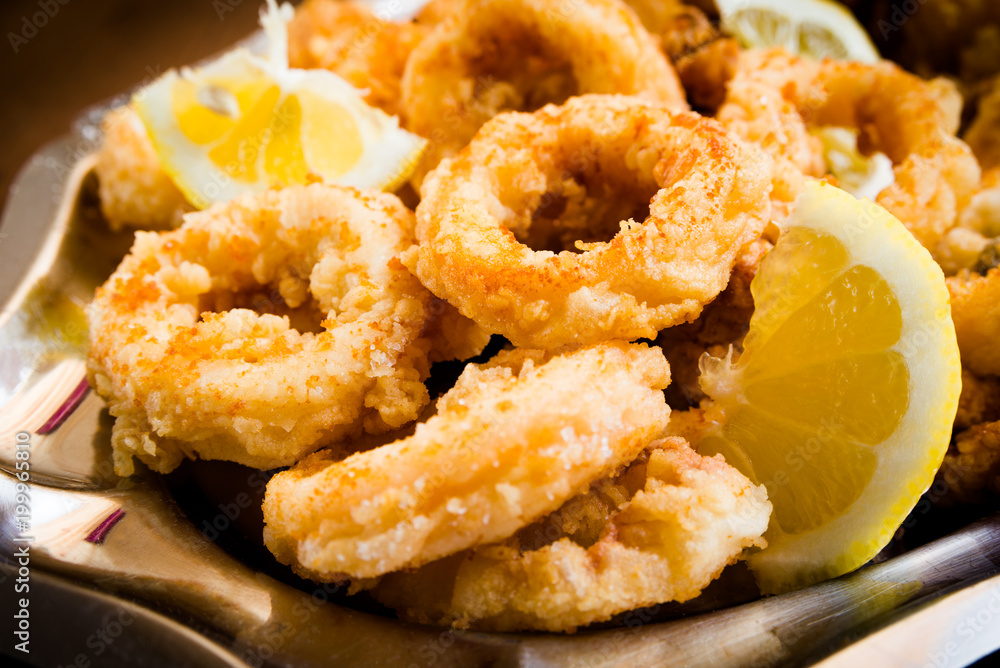 Anelli di calamaro fritto, Mediterranean Food Anelli di calamaro fritto, Mediterranean Food