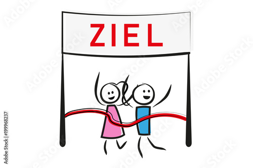 Mann und Frau erreichen das Ziel