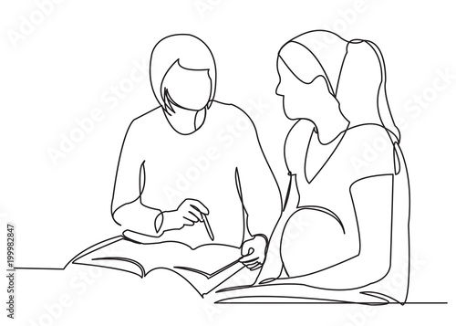 midwife with a pregnant woman talking