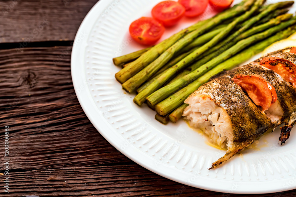 Roasted zander fillet with asparagus and lemon Roasted zander fillet with asparagus and lemon