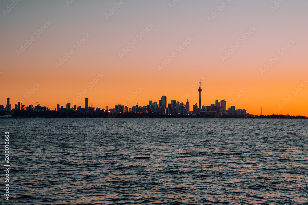 Toronto Sunrise, silhouette