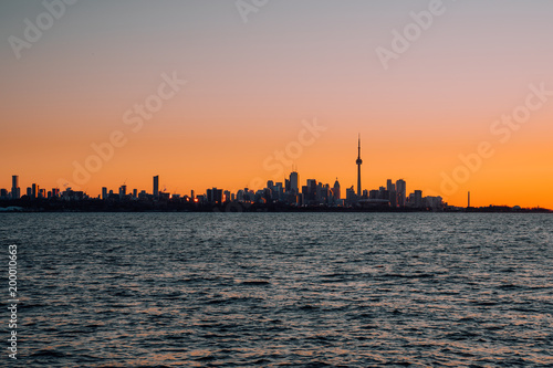 Toronto Sunrise, silhouette