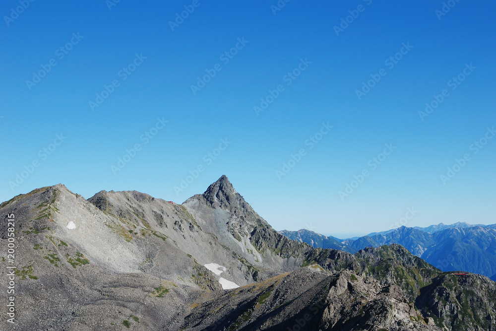 Mt. YARIGATAKE from summit of Mt. MINAMIDAKE / 南岳山頂から眺める槍ヶ岳への縦走路(ZOOM)