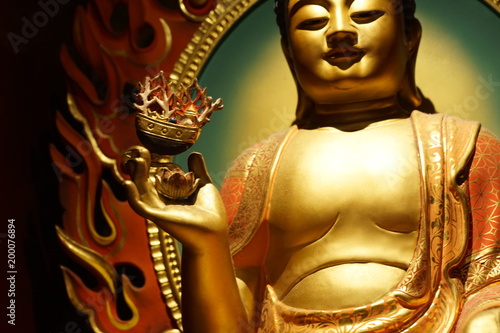Buddha statue in einem Kloster in Singapore photo