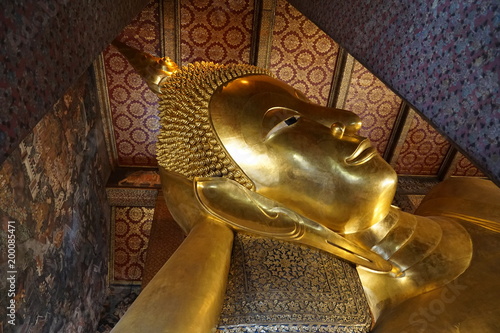 Grosser schlafender Buddha in Wat Pho in Bangkok in Thailand