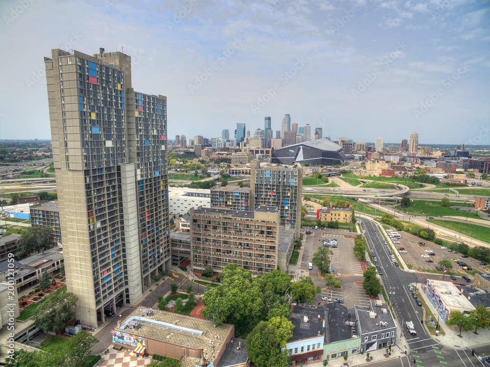 Obraz premium Minneapolis, Minnesota Skyline seen from above by Drone in Spring
