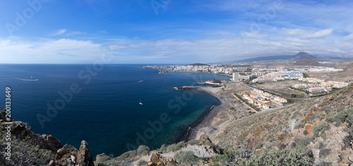 Fototapeta Naklejka Na Ścianę i Meble -  Panorama Blick über Los Cristianos auf der Insel Teneriffa  