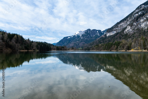 Fototapeta Naklejka Na Ścianę i Meble -  lovely lake in the tyrolian mountains