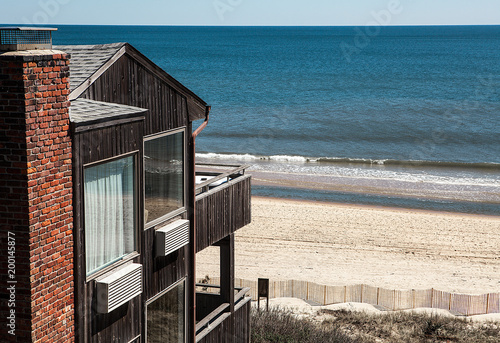 Photo modern apartment at a beach in Montauk, Long Island, USA.