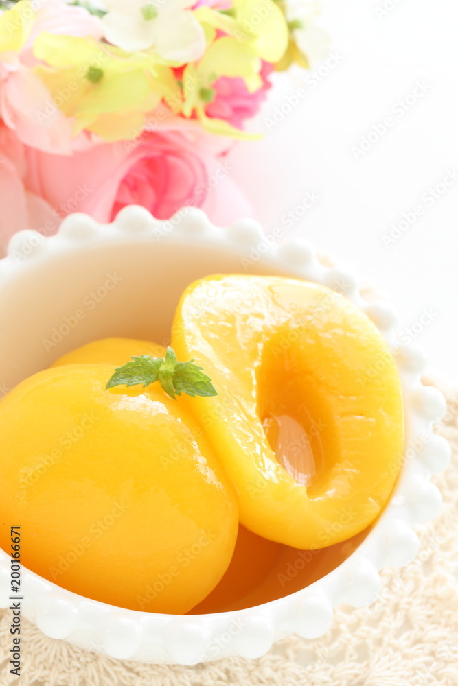 Canned food, peach and mint