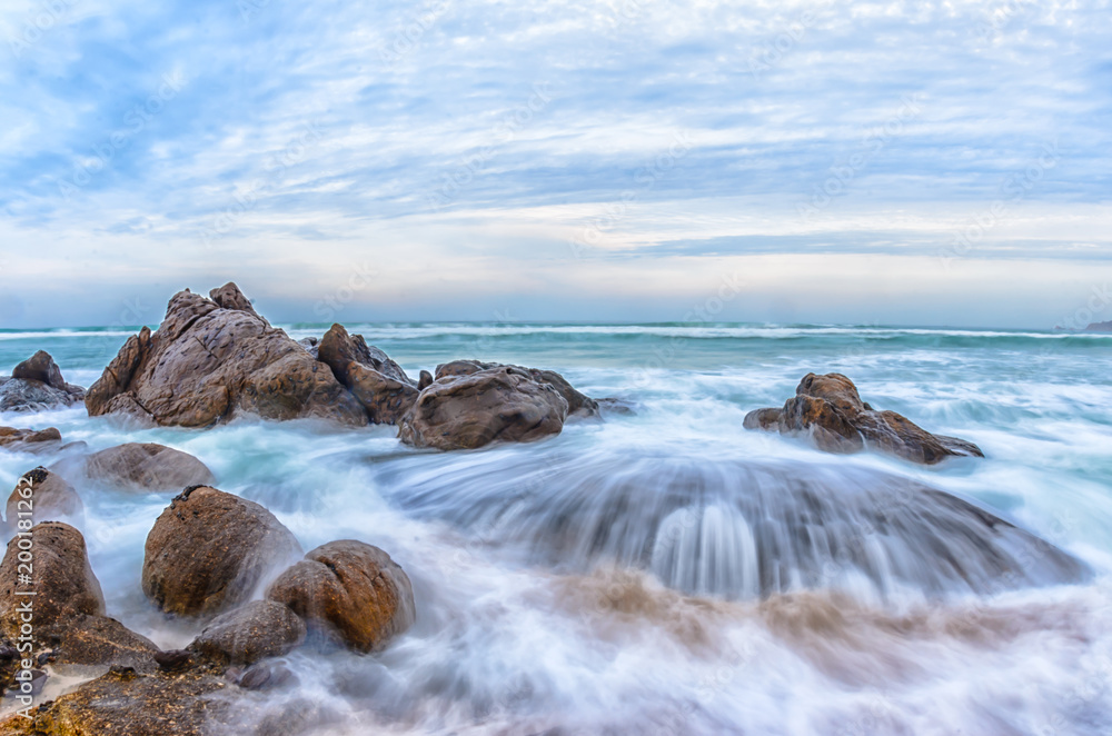Obraz premium Scenics from the beaches of the sea of cortez, where the desert meets the sea, Baja California sur Mexico.